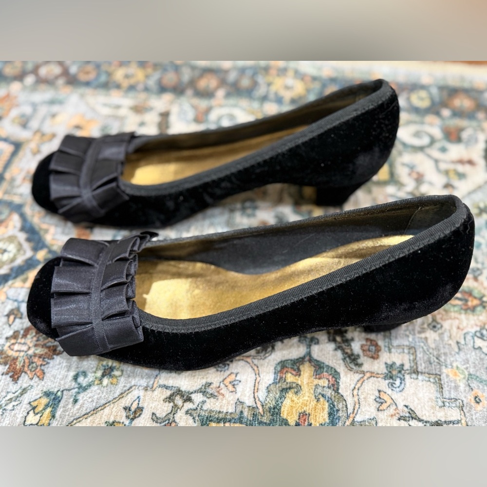BCBGMaxAzria Black Velvet Women's Low Heel Dress Shoes